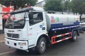 8方东风多利卡洒水车大型道路喷洒车